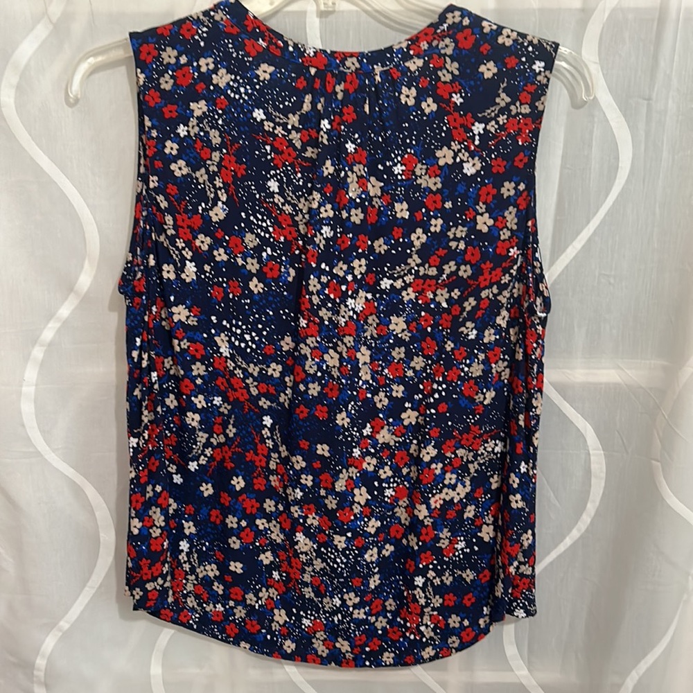 Liz Claiborne Sleeveless, Navy Floral, Button Down Blouse, XLP - Picture 4 of 5